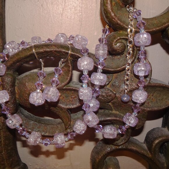 Hand-crafted artisanal necklace/earring set in lavender cubes and Czech crystals - Picture 7 of 11